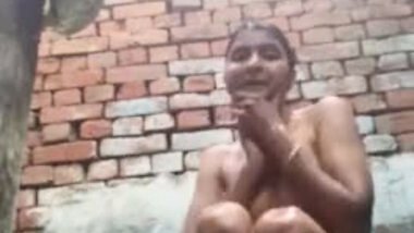 Teen beauty bathing scandle