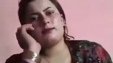 Pakistani bhabhi sex on call showing big boobs