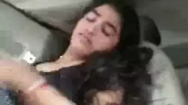 Pakistani girlfriend xxx mms inside car