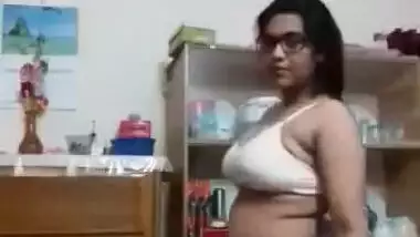 Bangladeshi Chashmish Chubby Girl Video