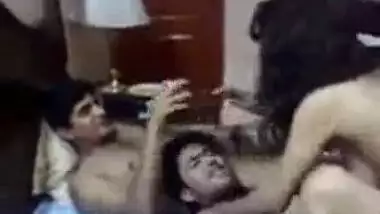 Delhi ki randi ka group threesome fuck masti video