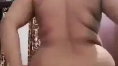 Bangladeshi Cute Bhabhi from Sylhet Solo Nude MMS