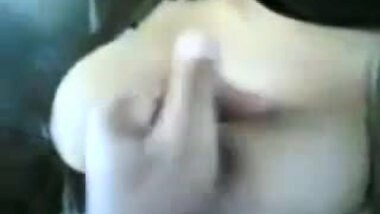 Flashing her Indian boobs in car
