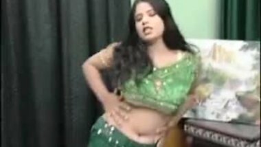 Pakistani mujra babe