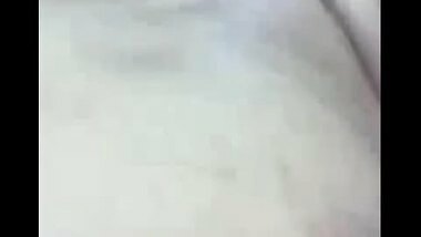 Stunning bhabhi opens saree mms scandals