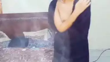 Mumbai girl dancing on Bollywood song and showing boobs and ass
