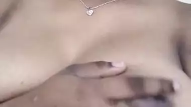 Sexy Indian Girl Showing her boobs