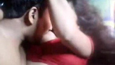 Hot Tamil girl showing her pundai and boobs