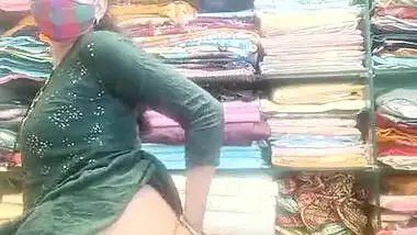 Horny Bhabhi Showing her pussy and ass