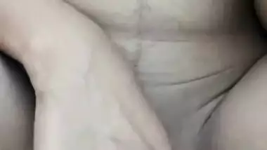 Sexy Indian Girl Shows Her Boobs and Pussy