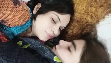Very Beautiful Paki Sisters Having Fun sucking boobs kissing
