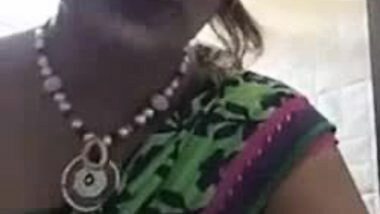 Desi aunty in kitchen