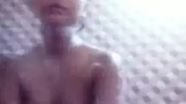 Singing desi teen nude selfie mms video