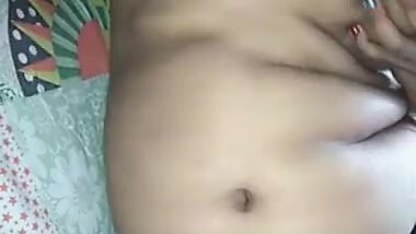 Desi milf bhabhi showing her big boobs