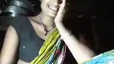 Sexy Village Bhabhi Sliding Saree To Show Pussy