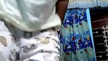 Indian girl nude MMS of a big boob girl showing her ass