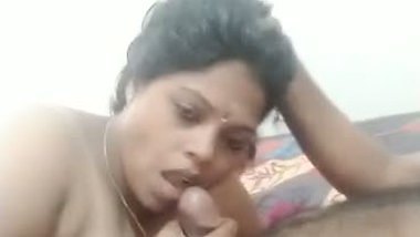 Tamil bhabi blowjob during watching tv