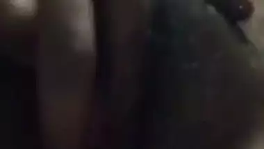 Dehati Nude Desi housewife in bathroom video