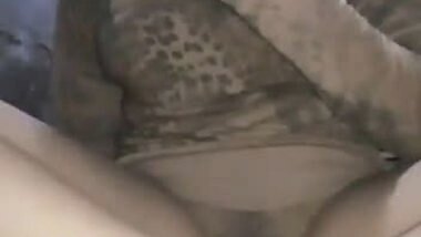 Horny Paki girl Masturbating