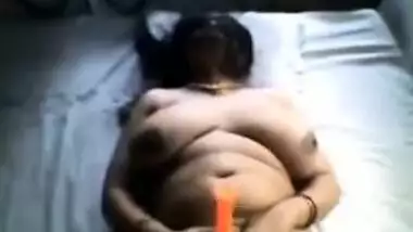 tamil bhabi using vibrator for masturbating