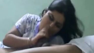 NEIGHBOUR INDIAN WIFE LOVES TO TASTE CUM BJ