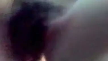 Hindi sex video of a college girl having outdoor fun in boyfriendâ€™s car