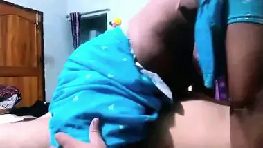Chubby milf gets fuck by her lover in Indian aunty sex