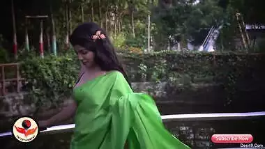 First On Net -saree Fashion Green Silk Saree Look Part 2