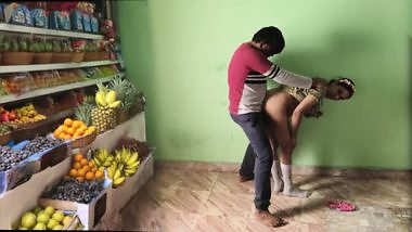 Viral Indian Fruit seller Fucking MMS