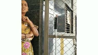 Rudra aunty house maid