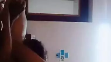 Mature Indian housewife pussy licking video with audio
