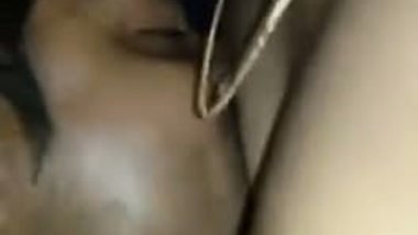 Desi breast sucking MMS