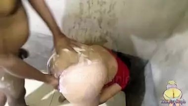 Village indian sex! Hot Chubby Aunty Fucking in Ass In Bathroom