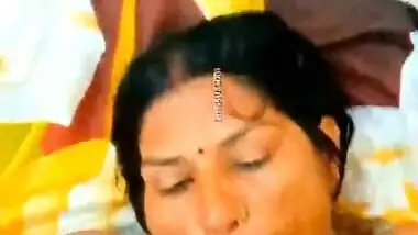 Hot Desi sexy aunty blowjob