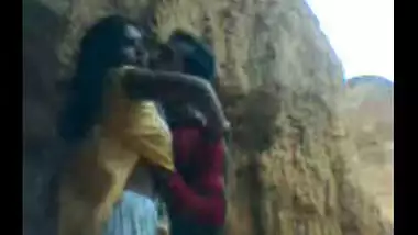 Desi porn mms of village girl outdoor fun with lover