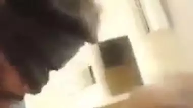 Indian shemale gets a desi blowjob from a macho guy