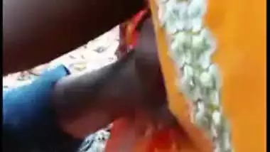 New desi MMS, Indian aunty giving blowjob village boy for money outdoor