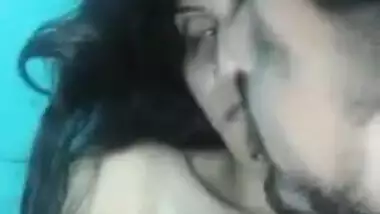 Desi woman with sweet full lips plays hard-to-get performing XXX show
