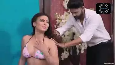 Erotic oil sex by lovely indian randi to customer