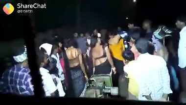 Village girls’ free pussy show on the road