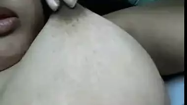Desi village collage girl show her boobs n make video