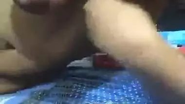 Desi cute girl play with boobs on cam