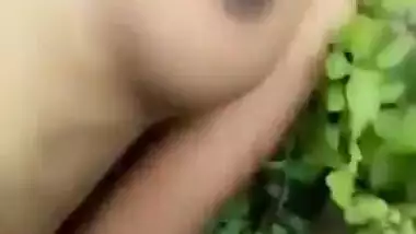 Indian hot girl outdoor fucking video recorded