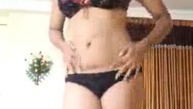 Indian Tamanna Sonia Form Bangalore Show Boobs And Pussy