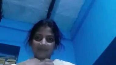 Desi nude Bihari girl shows her tight boobs to her lover