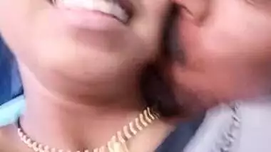 Desi aunty romance with uncle