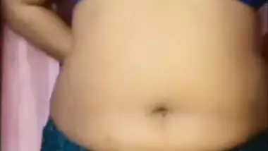 Chubby bhabhi striptease big boobs and pussy show