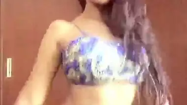 sexy desi babe dancing