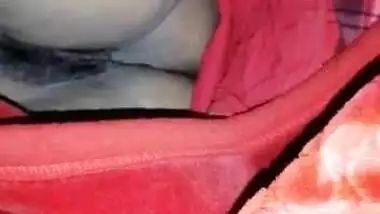 Desi bhabi showing her pussy