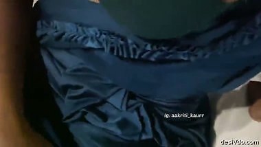 Sexy Sari babe enjoy with her boyfriend